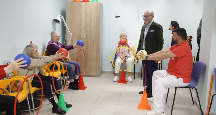 Fernández y Taboada visitan un centro de día municipal
