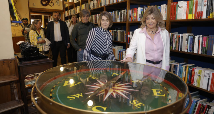 El Ayuntamiento de Madrid ha presentado hoy en la plaza de Matute la campaña institucional ‘Tu próximo libro está al alcance de tu mano’.