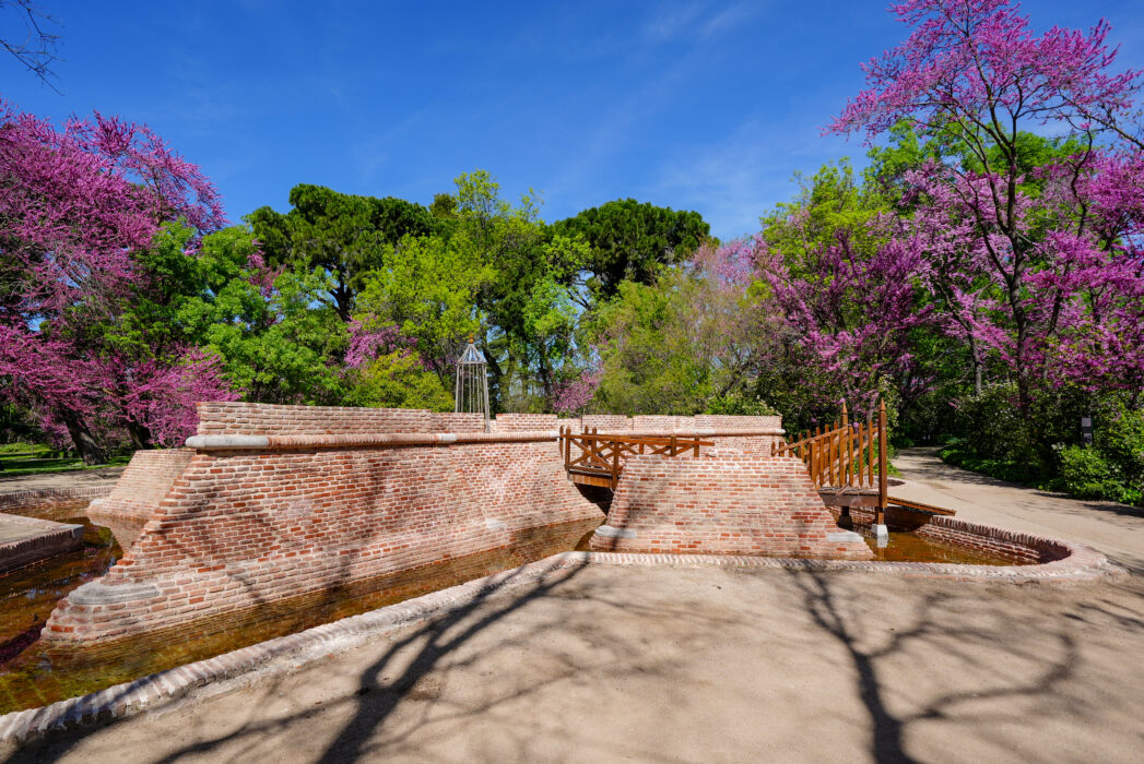 Fortín del jardín histórico El Capricho