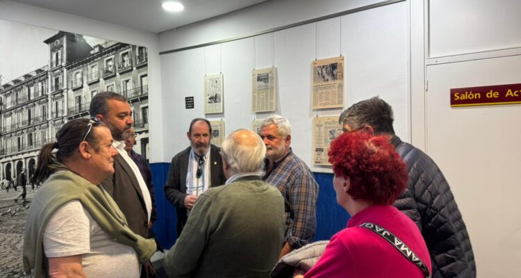 Segura, en la inauguración de la exposición ‘La historia de Lavapiés a través de la prensa’