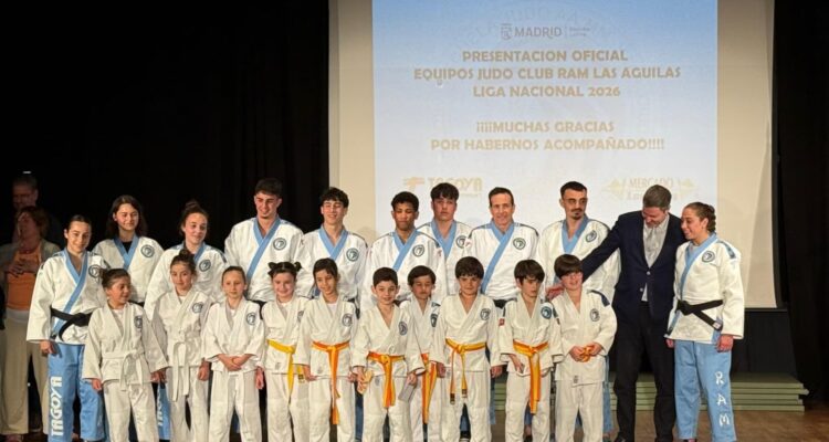 Alberto González en la gala presentación de los equipos del Club de Judo RAM en Latina