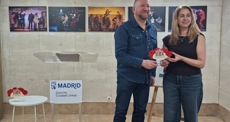 Nadia Álvarez entrega los Reconocimientos Elipa Flamenca