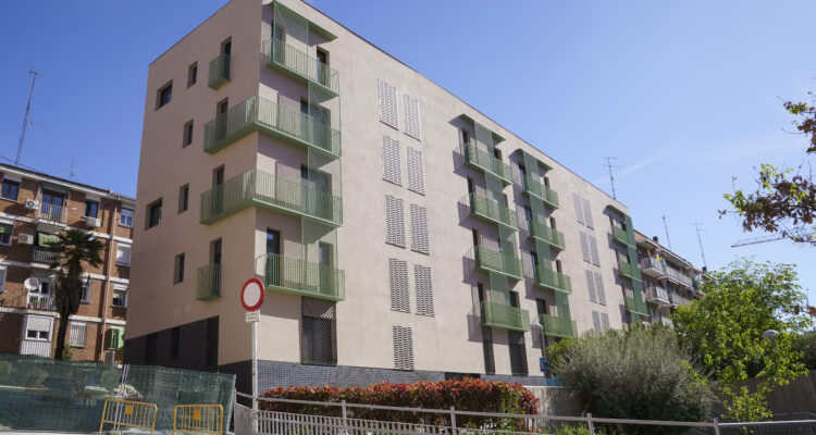 Imagen exterior de la promoción de la Colonia de Los Olivos