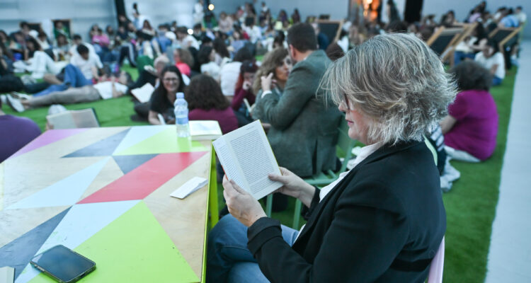 La delegada de Cultura, Turismo y Deporte, Marta Rivera de la Cruz, en la 'Meet&read' de Matadero Madrid