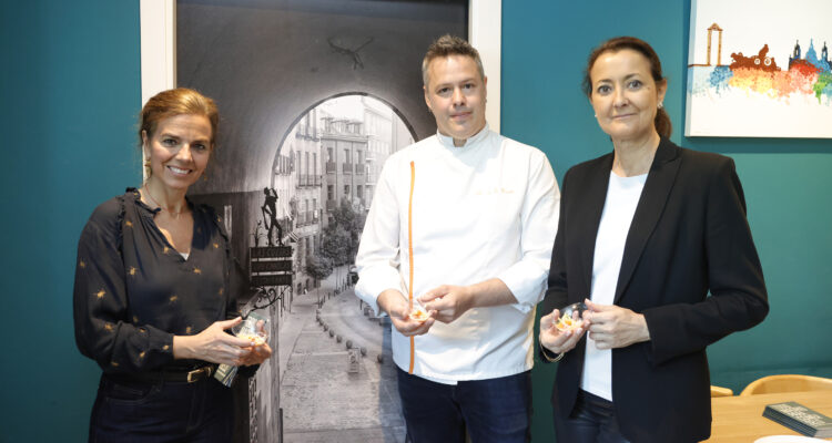 Maíllo y Navarro en restaurante participante en 'Todo Madrid para comérselo'