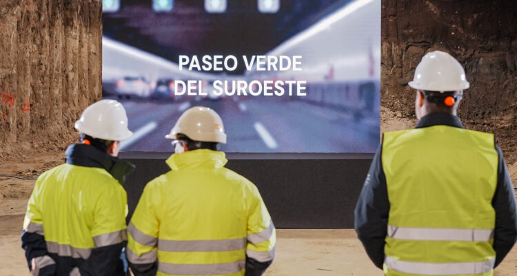 Almeida informa sobre el avance del soterramiento de la A-5 durante una visita a las obras