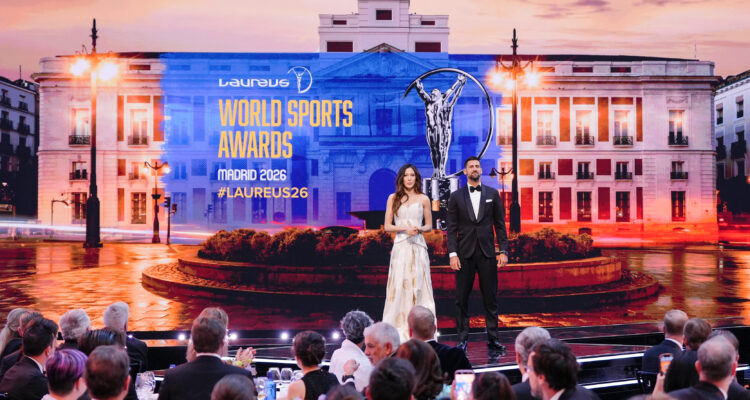 La esquiadora Eileen Gu y el tenista Novak Djokovic, presentadores de la 27ª edición de los premios Laureus