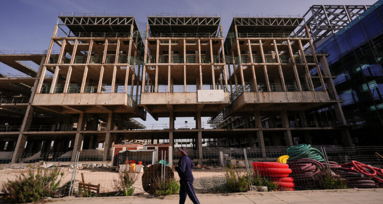 Obras exteriores del complejo multiusos