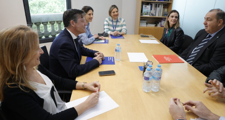 Representantes de Madrid y Santa Fé durante la reunión