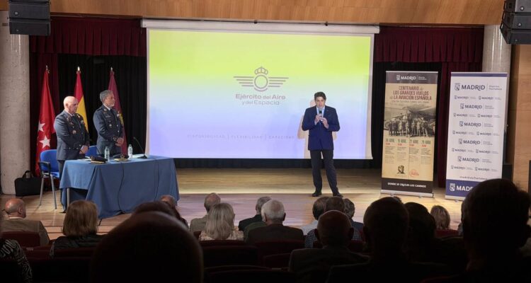 David Pérez, en la inauguración de la conferencia ‘Centenario de los grandes vuelos de la aviación española, significado y conmemoración’