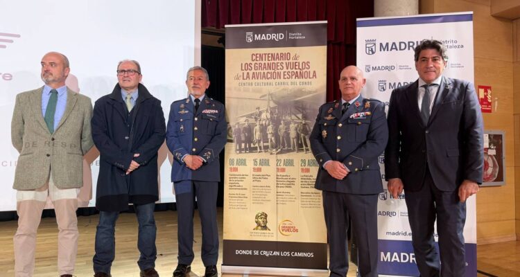 David Pérez, en la inauguración de la conferencia ‘Centenario de los grandes vuelos de la aviación española, significado y conmemoración’