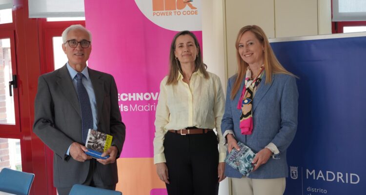 La concejala Yolanda Estrada ha recibido a la asociación Power to Code por el Día Internacional de las Niñas en las Tecnologías de la Información y la Comunicación