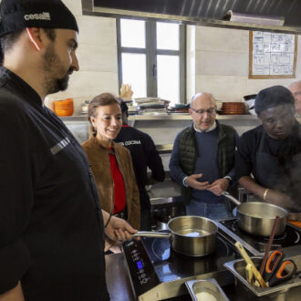 Fernández y Maíllo en su visita a La Quinta Cocina
