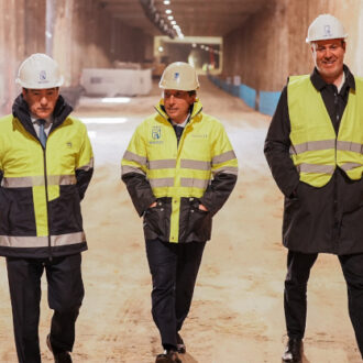Almeida informa sobre el avance del soterramiento de la A-5 durante una visita a las obras