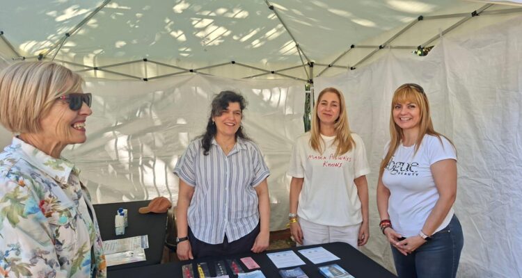 La concejala del Ciudad Lineal, Nadia Álvarez, en la Feria de Asociacionismo