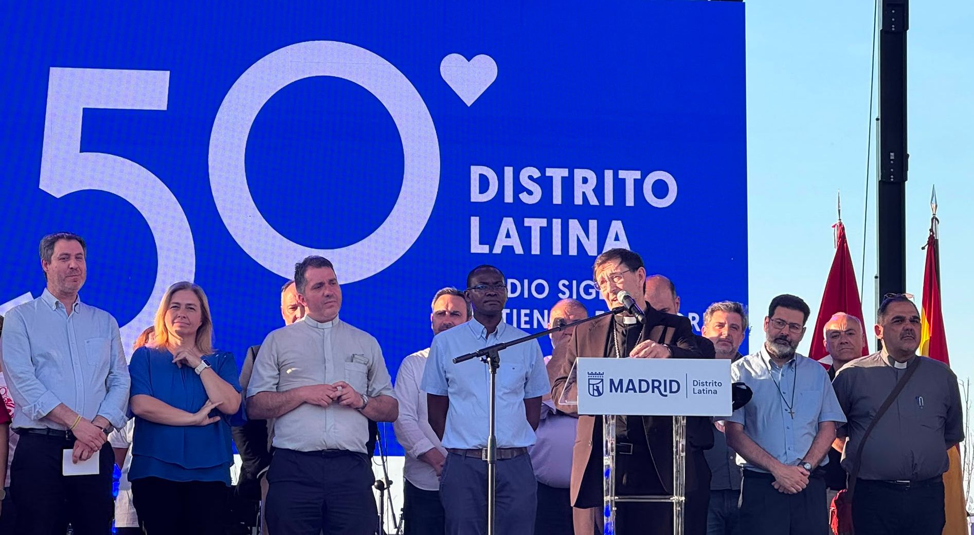Sanz y González, junto a Cobo, durante la lectura del pregón en Aluche