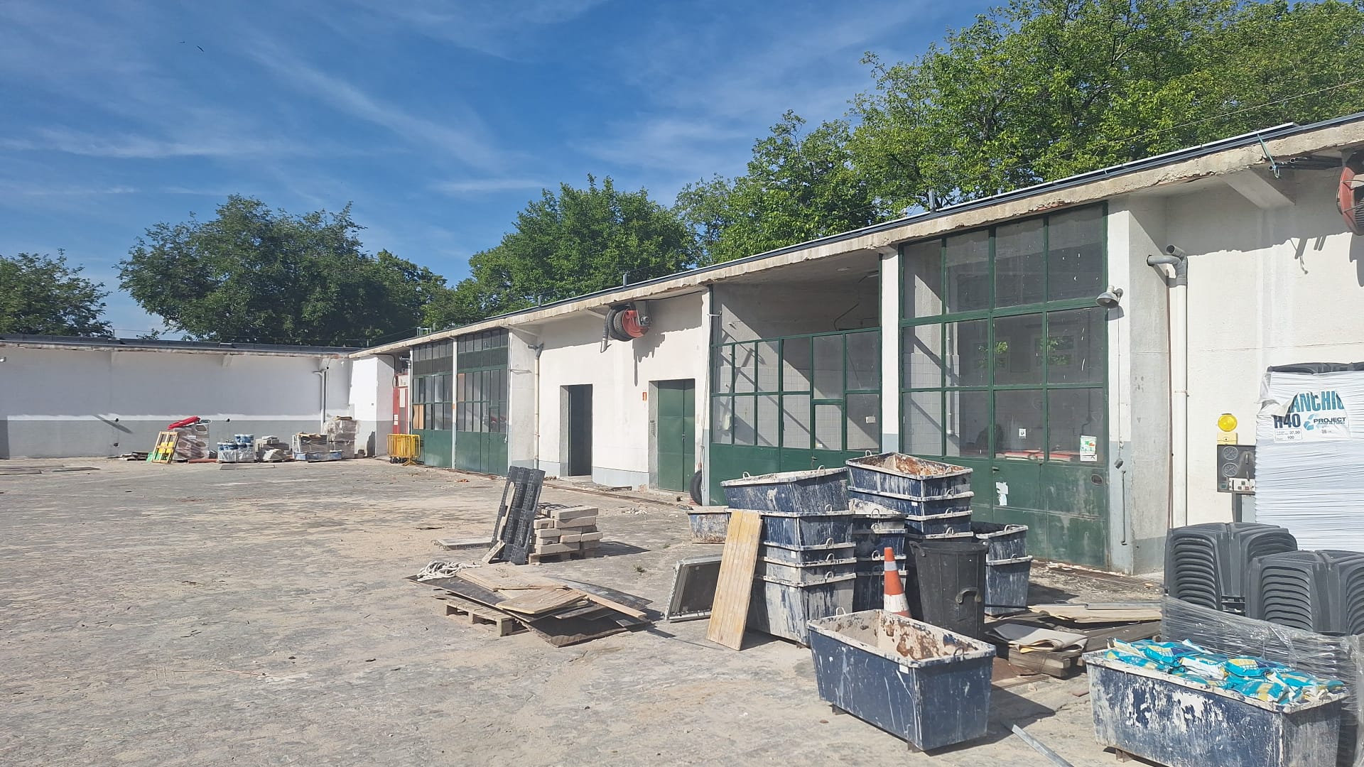 Parque de maquinaria de los servicios municipales de limpieza y recogida de residuos