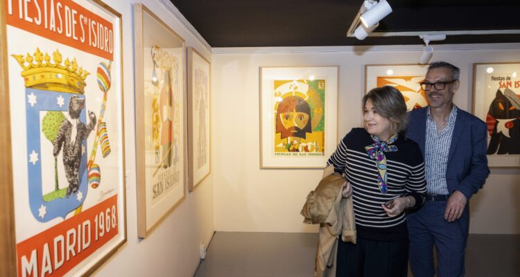 Rivera de la Cruz ha inaugurado la exposición ‘Carteles de San Isidro. La imagen de las fiestas’ en el Museo de San Isidro. Los Orígenes de Madrid