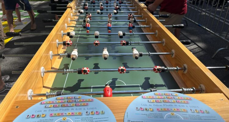 Juegos en el Día de la Infancia en Tetuán