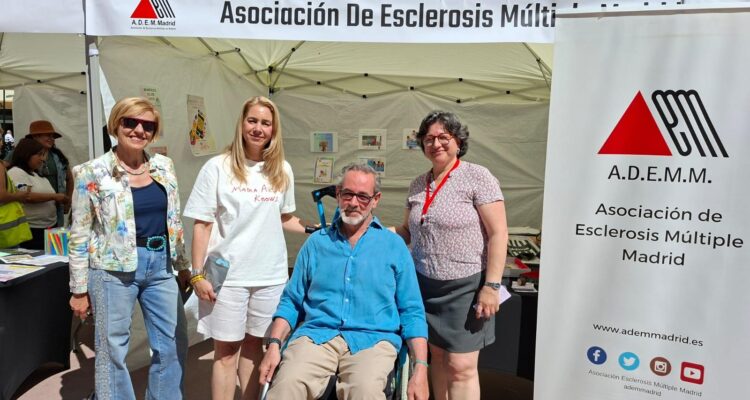 La concejala del Ciudad Lineal, Nadia Álvarez, en la Feria de Asociacionismo