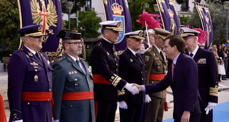 El alcalde de Madrid, José Luis Martínez-Almeida, en el acto de izado de la bandera