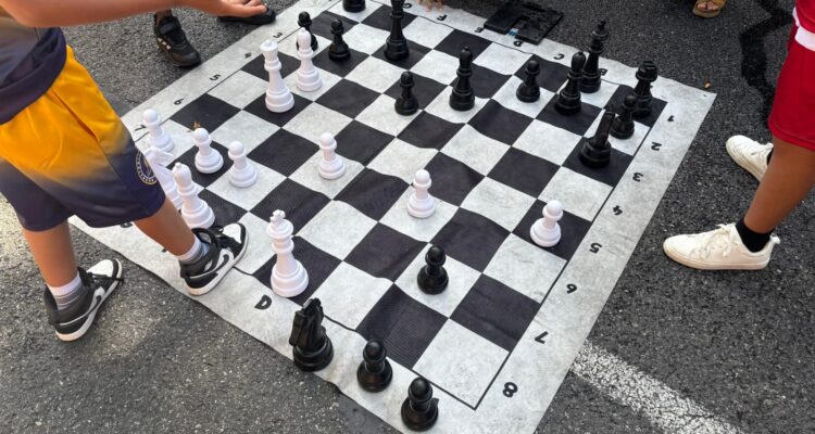 Juegos en el Día de la Infancia en Tetuán