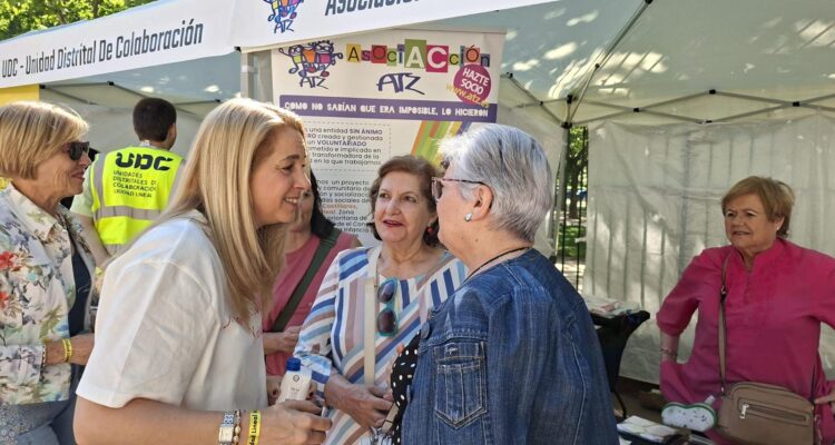 La concejala del Ciudad Lineal, Nadia Álvarez, en la Feria de Asociacionismo