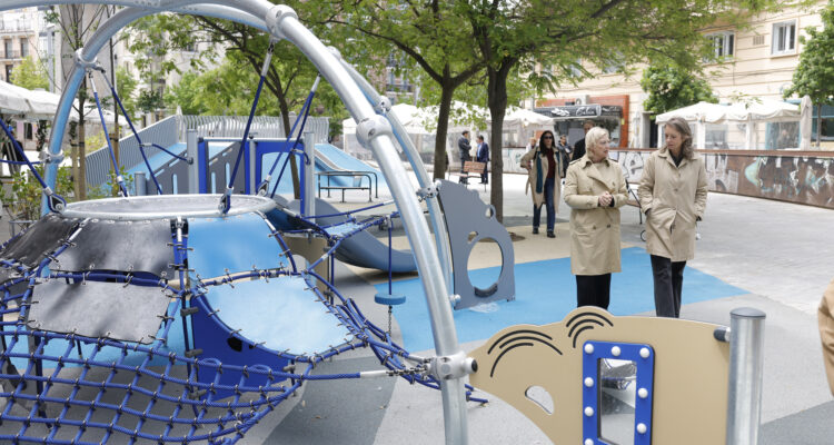 Trabajos de rehabilitación finalizados de la plaza de Salvador Dalí