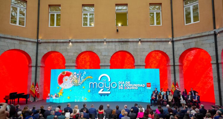 Acto institucional del 2 de mayo en la Puerta del Sol