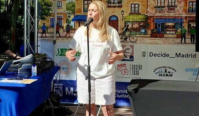 La concejala Nadia Álvarez en la Feria de Asociacionismo de Ciudad Lineal