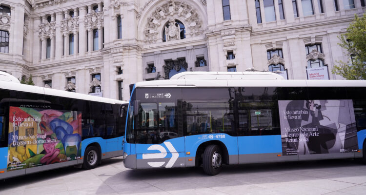 Autobús EMT Madrid participante en la campaña