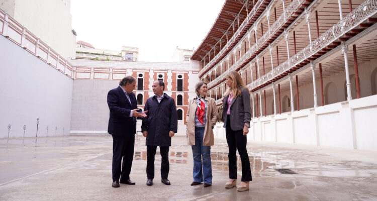 Carabante, Rivera de la Cruz y González Taboada en la presentación del mapa Anda Madrid en el Beti Jai