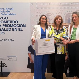 La directora de la Agencia Tributaria, Gema Pérez Ramón, recoge el galardón