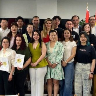 Entrega del distintivo de Calidad Turística de Chinatown en Usera