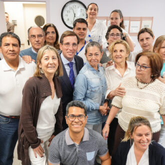 El alcalde de Madrid, José Luis Martínez-Almeida, visita el Centro Municipal de Atención Integral Neurocognitiva Doctor Salgado Alba