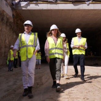Carabante y González durante la visita al túnel de la A-5, cuya excavación acaba de concluir
