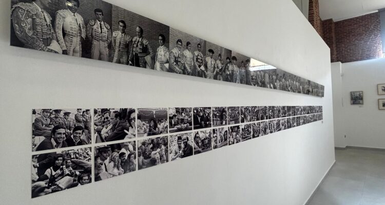 Imagen de la 'Cambio de tercio. Tradición y Transición en el Archivo Santos Trullo 1970-1980'