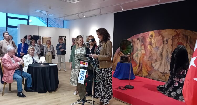Navarro en la exhibición ‘El Madrid de Olga Ramos’ en el Centro Dotacional Integrado Ángel del Río