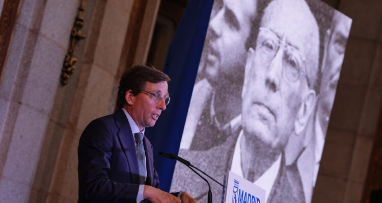 Acto homenaje a Don Enrique Tierno Galván en el 40º aniversario de su fallecimiento