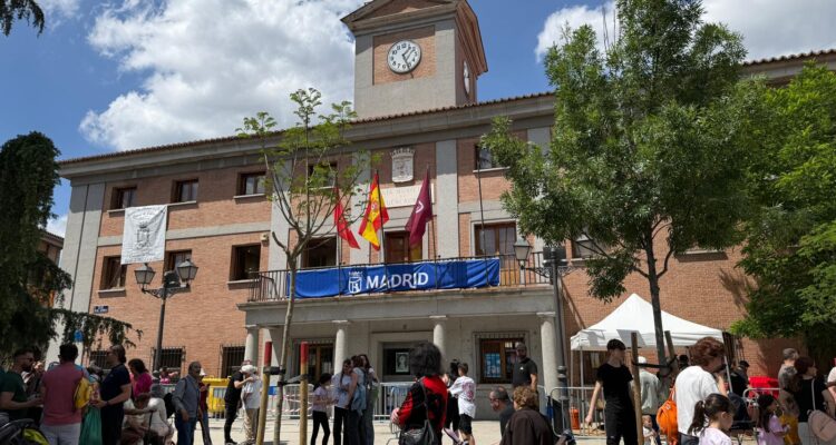 El concejal de Fuencarral-El Pardo, José Antonio Martínez Páramo, asiste al Día de la Infancia