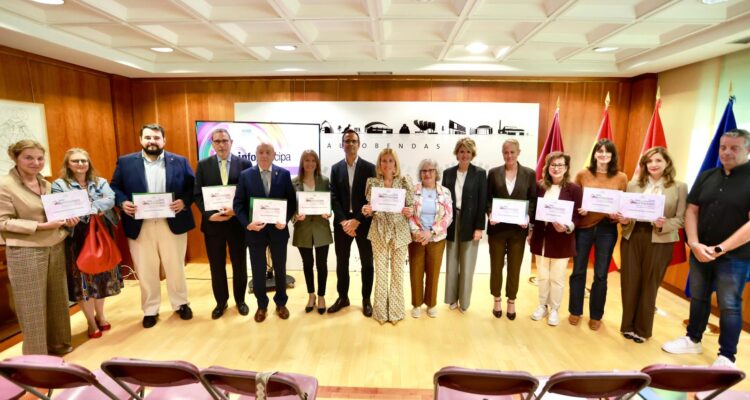 Foto de familia de los premiados