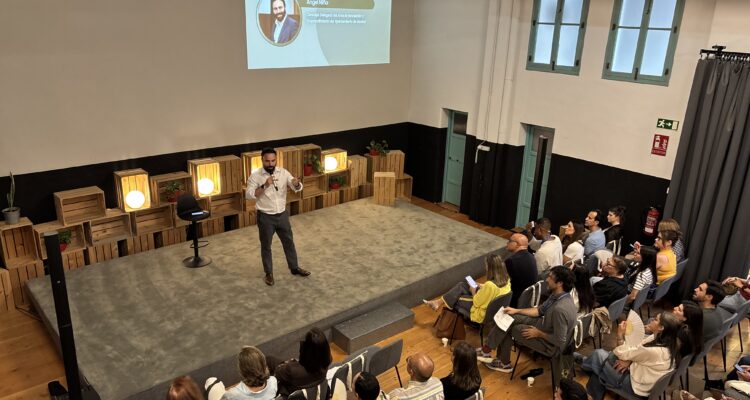 Ángel Niño, en un encuentro de la Red de Mentores de Madrid Emprende