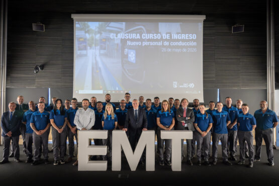 Imagen de los 22 nuevos conductores de EMT Madrid