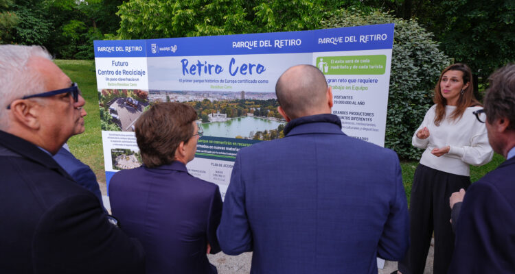 Momento de la presentacion de la estrategia del centro de reciclaje 'Residuos Cero'