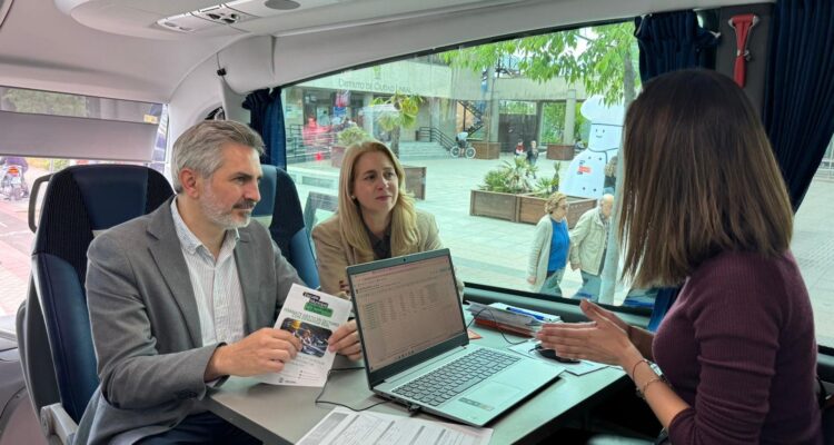 Nadia Álvarez, ha visitado el Bus del Empleo en Ciudad Lineal
