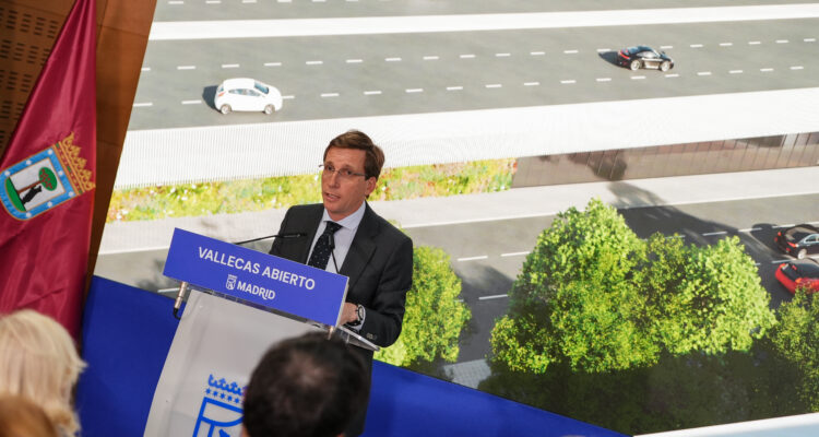 Almeida presenta el proyecto de transformación del entorno del Puente de Vallecas