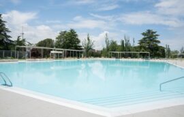 piscina municipal Cerro Almodóvar en Villa de Vallecas durante el verano