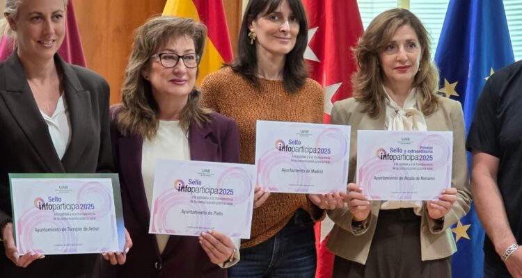 Momento de la entrega de reconocimientos