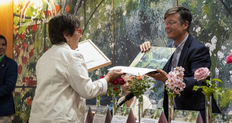 Premio a la rosa con mejor perfume y premio Pere Dot