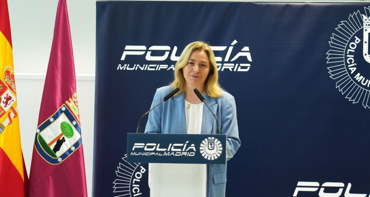 Sanz durante el balance de las actuaciones de Policía Municipal
